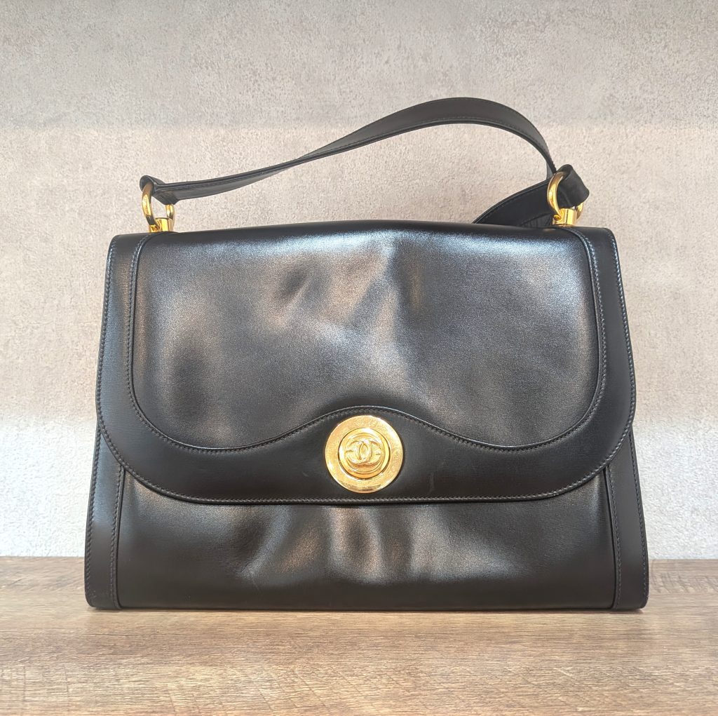 グッチ 買取 オールドグッチ ブラック レザー ショルダーバッグ ポーチ付き