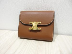 セリーヌ トリオンフ シャイニーカーフスキン 財布を含む３点 買取