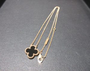 ヴァンクリーフ＆アーペル ヴィンテージアルハンブラネックレス 買取 K18YG オニキス 付属品無し