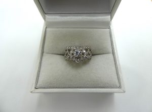 ダイヤモンドデザインリング 宝石ジュエリー買取