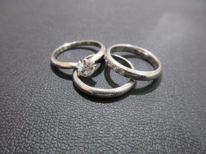 プラチナジュエリー Pt900 ダイヤモンド付き結婚リング 3点 買取