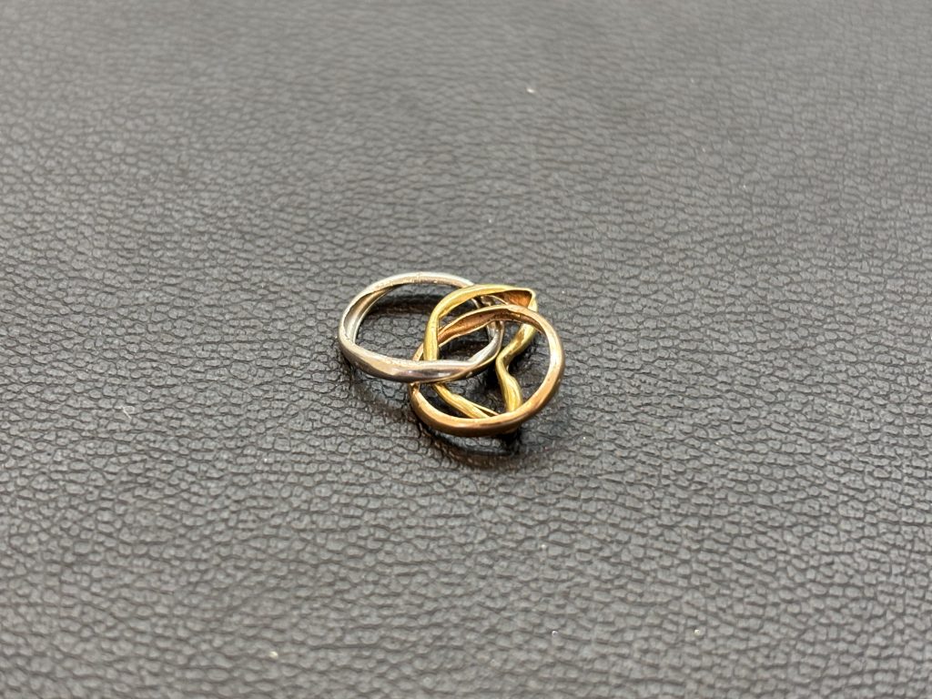 K18 買取 カルティエ トリニティ ネックレストップ 潰れ