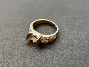 Pt900 リング メレダイヤ オニキス プラチナ高騰中 急落に注意