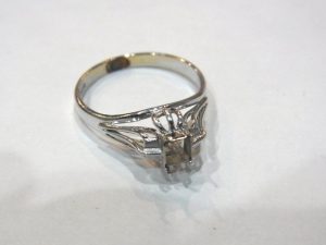 Pt900 リング 買取 プラチナ相場は-699円の急落