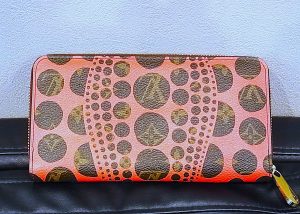 ルイヴィトン買取 モノグラム ジッピーウォレット 草間彌生 2012年 M60450