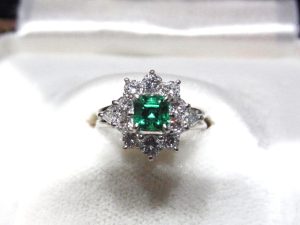 エメラルド・ダイヤモンド プラチナ リング 買取