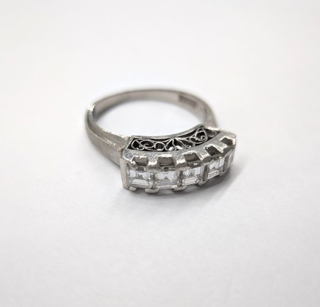 貴金属 PT900 買取 一文字ダイヤモンドリング D1.18ct プラチナ製品