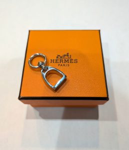 エルメス 買取 エトリエ スカーフリング GP シルバー 箱