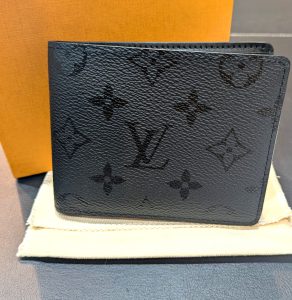 ルイヴィトン 買取 ミッドナイト ポルトフォイユ･ミュルティプル M26744 新ライン