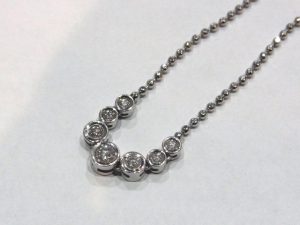 Pt850 ダイヤモンドネックレス 買取 プラチナは-1,810円の急落