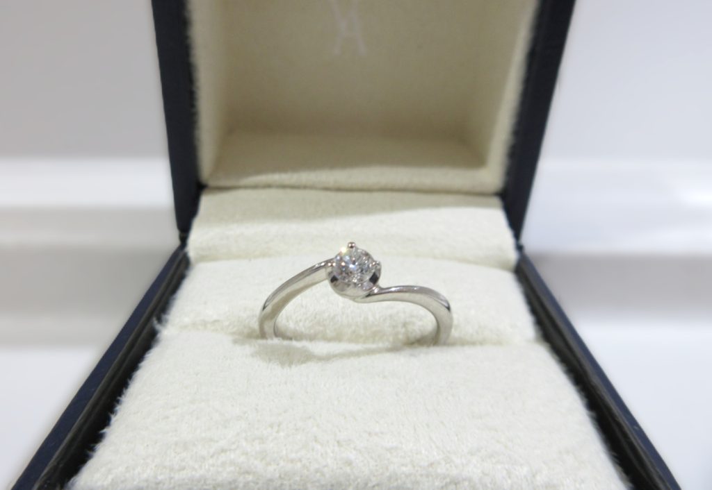 宝飾ジュエリー 婚約指輪 買取ヴァンドーム青山 Pt950 D0.15ct 鑑別書