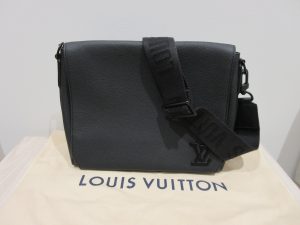 ルイヴィトン アエログラムテイクオフメッセンジャーバッグ 買取 ノワール M57080