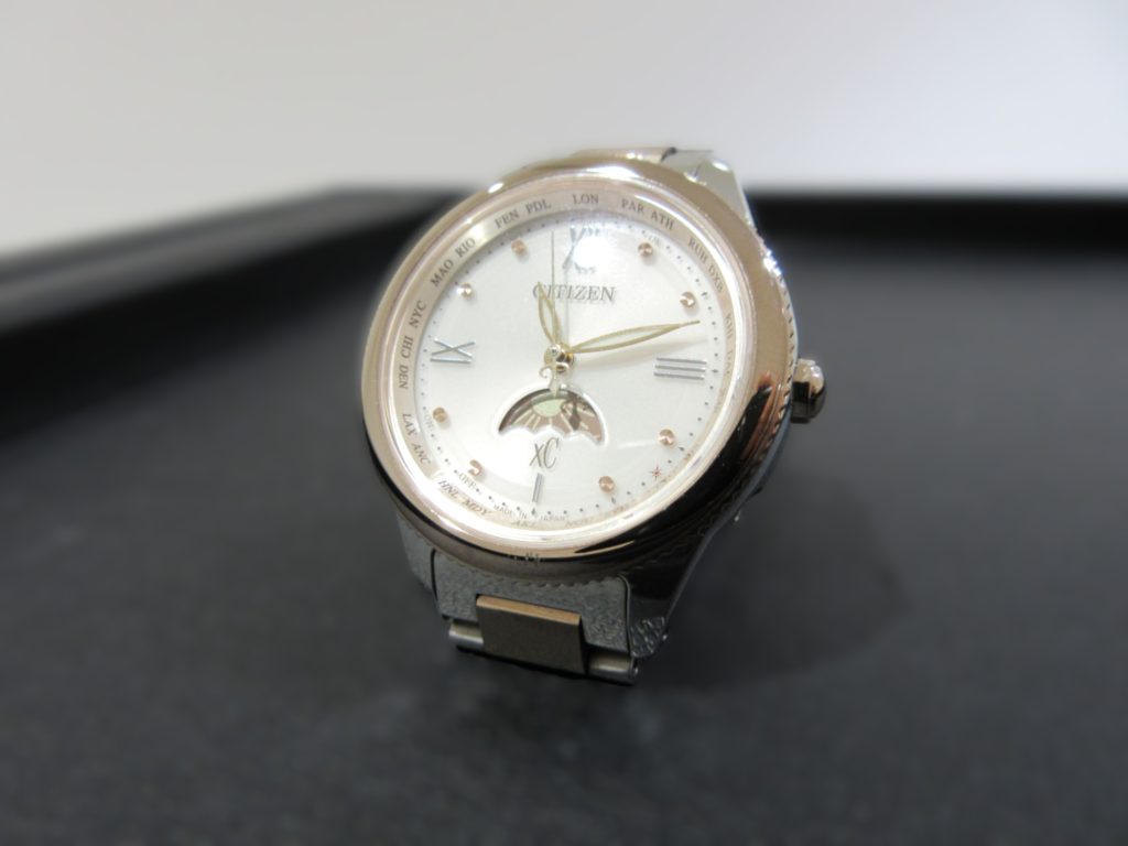 シチズン XC 買取 H296 ムーンフェイズ エコドライブ電波時計 ホワイト×ゴールド稼働