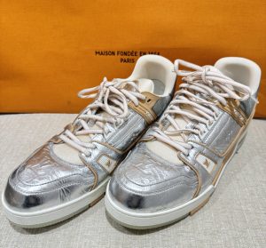 ルイヴィトン トレイナーラインスニーカー買取 シルバー サイズ10 箱・袋