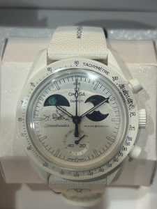 オメガ×スウォッチ 買取 SO33W701L スヌーピー限定モデル