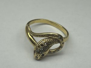 貴金属 買取 デザインリング K18製 スネークモチーフ メレダイヤモンド