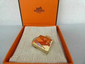 エルメス キュリオジテ ケリー ゴールドチャーム ペンダントトップ HERMES 買取