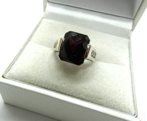 ガーネット＆ダイヤモンドプラチナリング 宝石ジュエリー買取