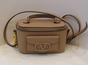 ヴァレンティノ 買取 バニティ ピンク ライトストーンVロゴ ショルダー付き