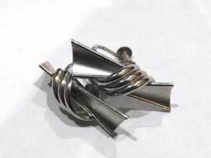 Pt900 ピアス 買取 無料査定 プラチナ相場は前日比-3,224円の急落