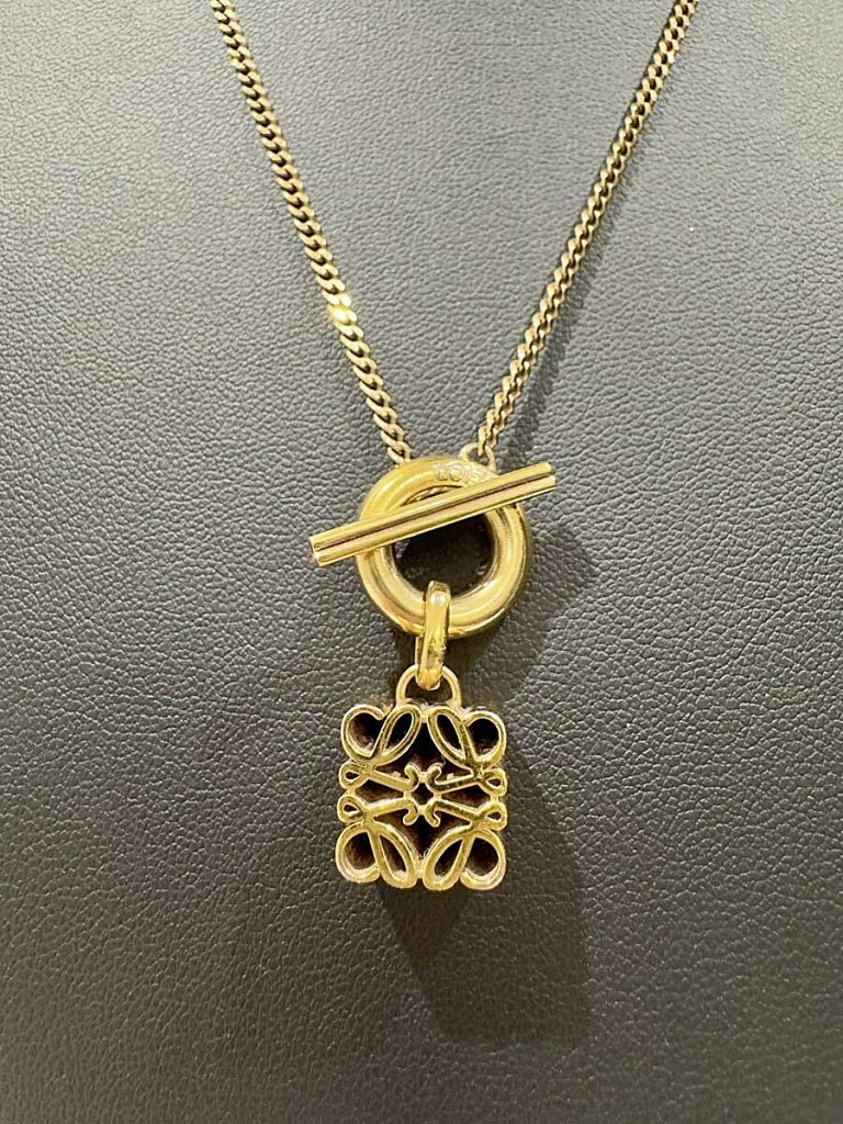 ロエベ アナグラム キューブチェーンネックレス 買取 シルバー製 箱袋