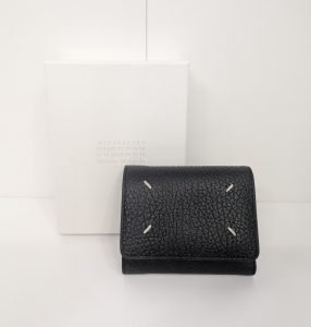 マルジェラ 買取 4ステッチ レザー ブラック コンパクトウォレット 箱