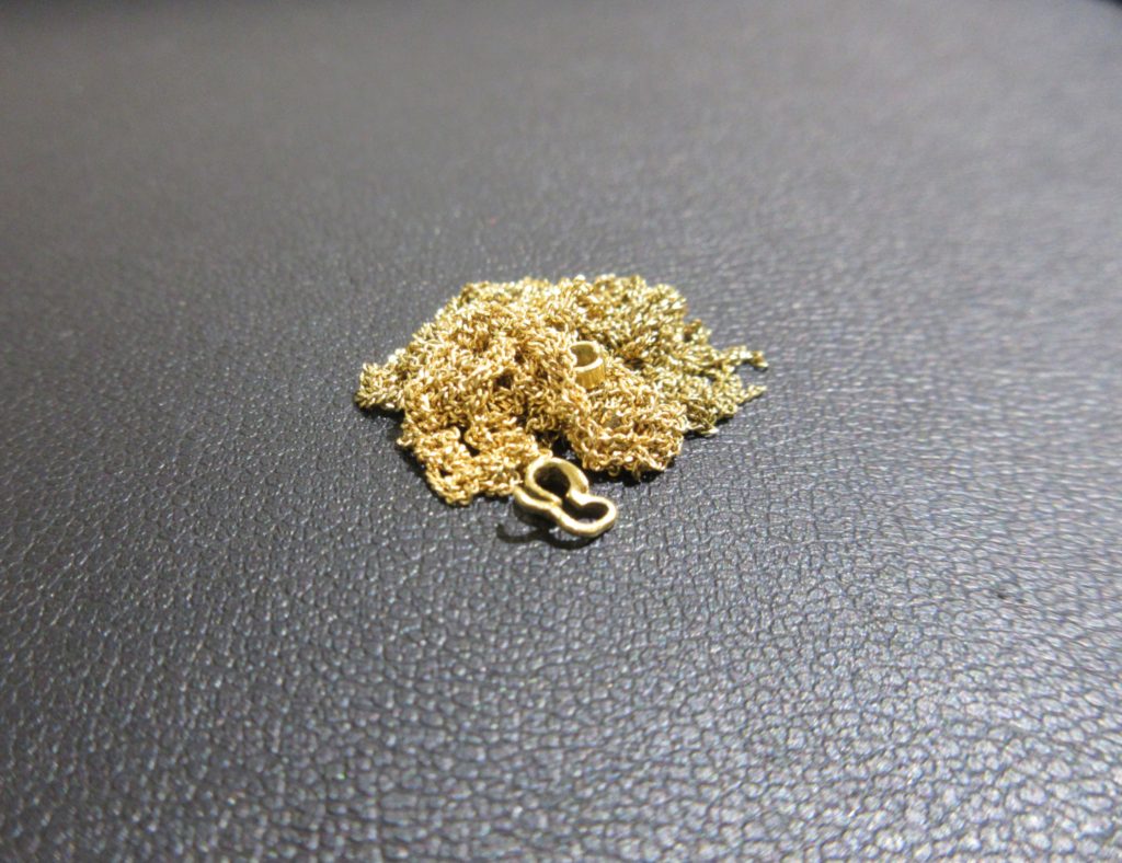 貴金属アクセサリー　K18　買取　切れていても破損していても大丈夫です！