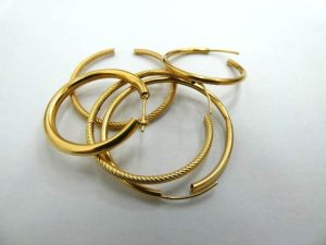 k18金 壊れたピアス 貴金属 宝石ジュエリー 無料買取査定