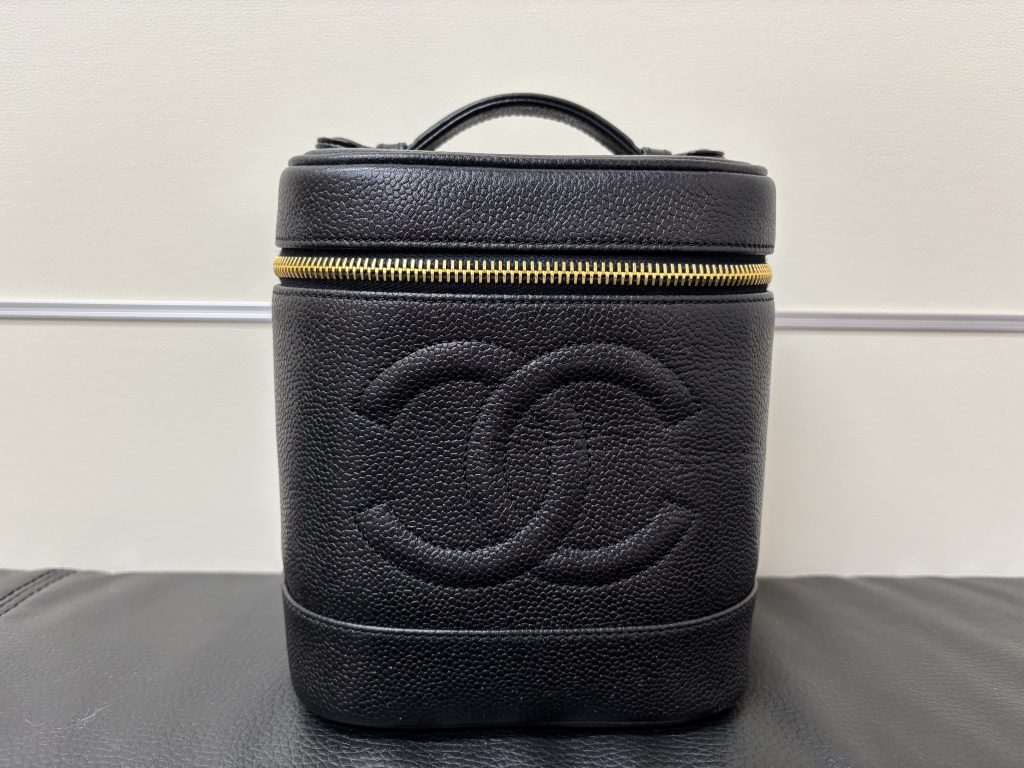 シャネル 買取 バニティバッグ ブラック キャビアスキン 4番台