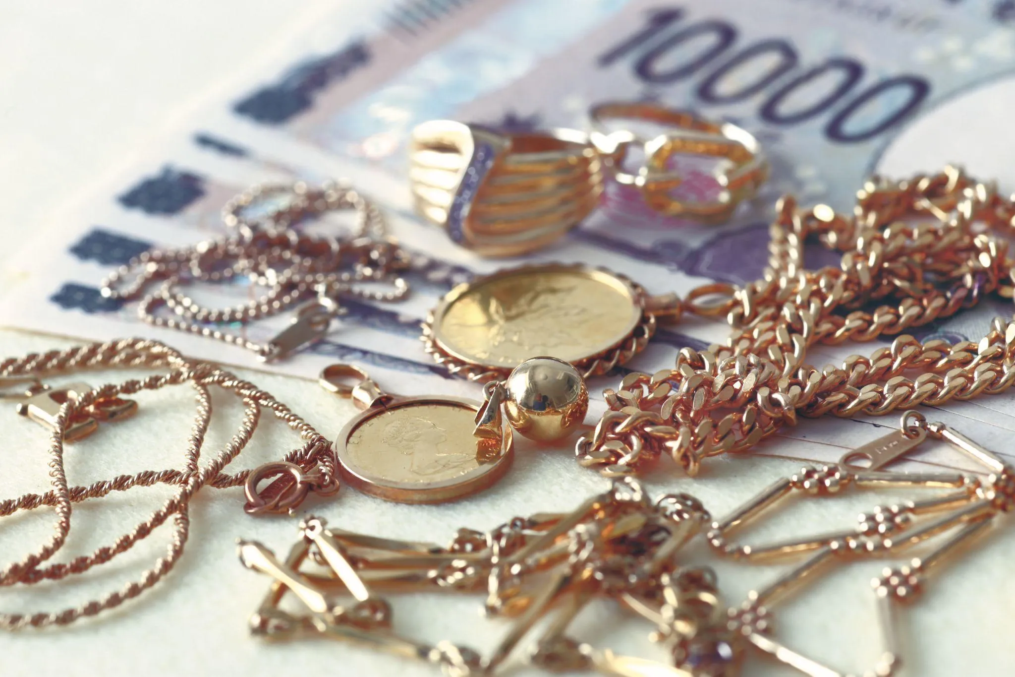 K18YGの種類別の買取価格はどう決まる？