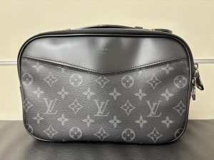 ルイヴィトン 買取 バムバッグ モノグラムエクリプス M42906 ボディバッグ