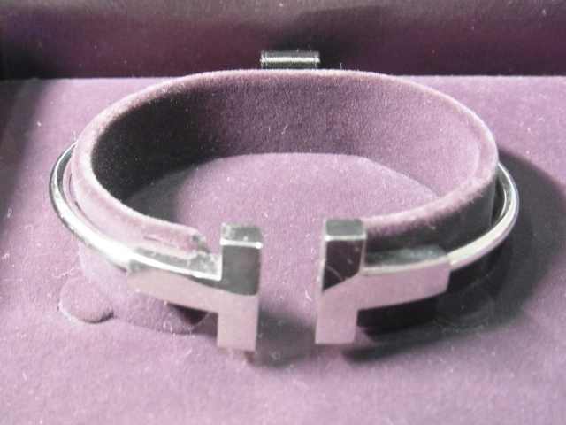 ティファニー 買取 Tワイヤー ブレスレット K18WG ラージ 箱